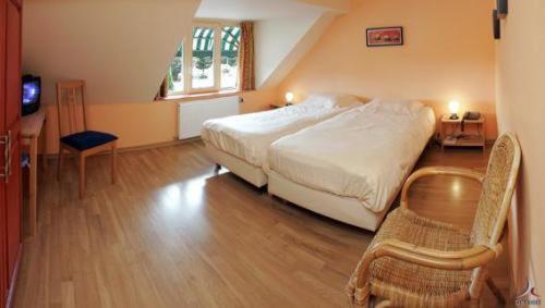Hotel Aux Massotais Petites Tailles الغرفة الصورة