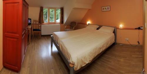 Hotel Aux Massotais Petites Tailles الغرفة الصورة
